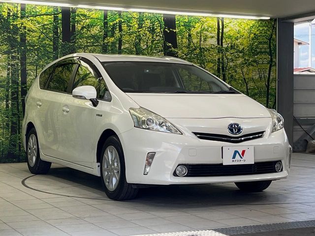 TOYOTA PRIUS ALPHA 2013 Image 31