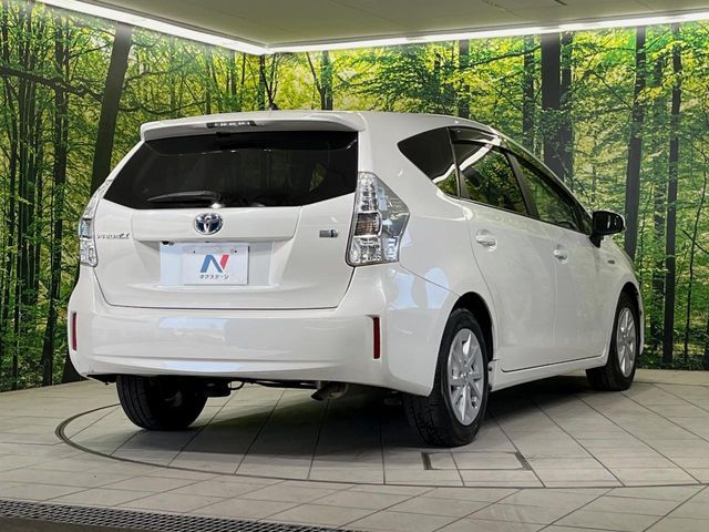 TOYOTA PRIUS ALPHA 2013 Image 31