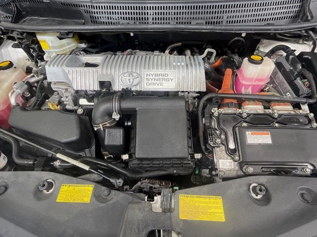 TOYOTA PRIUS ALPHA 2013 Image 31