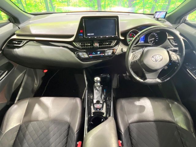 TOYOTA C-HR 2017 Image 31