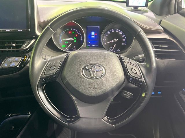 TOYOTA C-HR 2017 Image 31