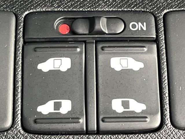 HONDA STEPWAGON SPADA 2013 Image 31