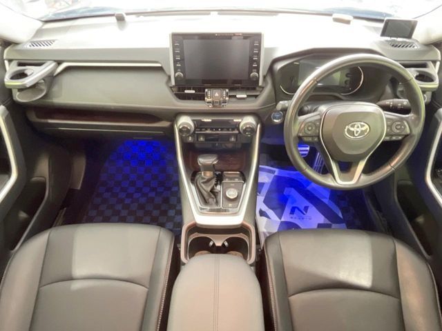 TOYOTA RAV4 HYBRID 4WD 2021 Image 31