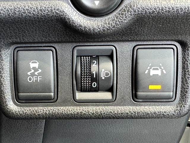 NISSAN NOTE 2018 Image 31