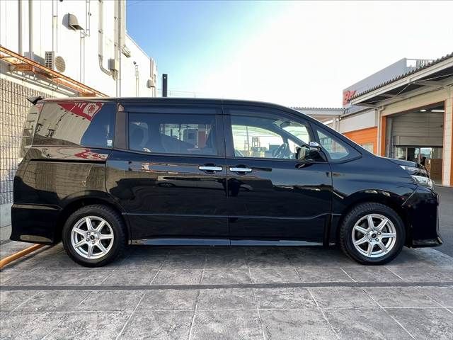 TOYOTA VOXY 2015 Image 31