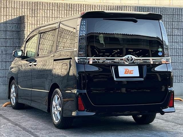 TOYOTA VOXY 2015 Image 31