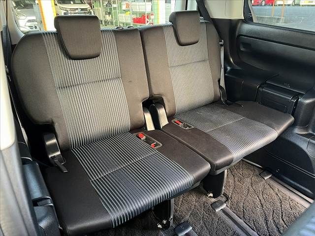 TOYOTA VOXY 2015 Image 31