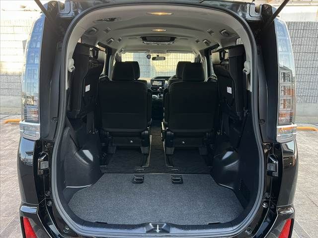 TOYOTA VOXY 2015 Image 31