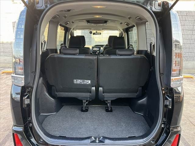 TOYOTA VOXY 2015 Image 31