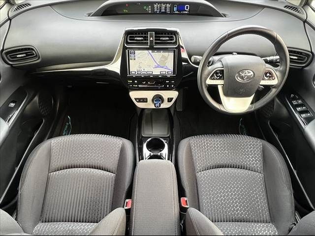 TOYOTA PRIUS 2018 Image 31