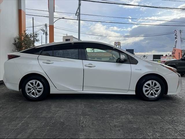 TOYOTA PRIUS 2018 Image 31