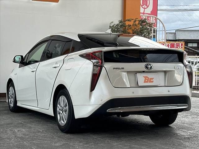 TOYOTA PRIUS 2018 Image 31