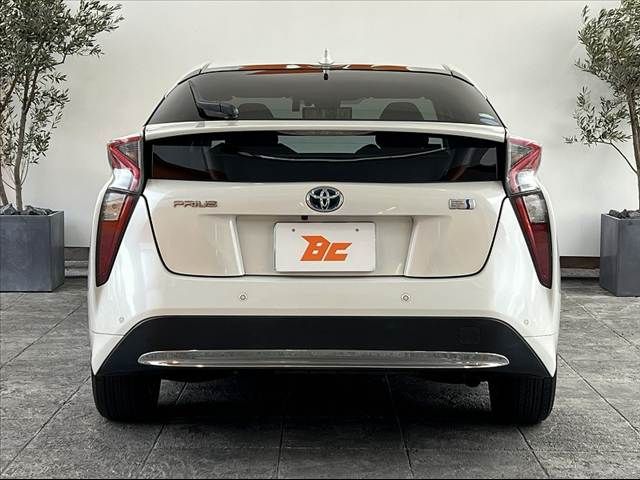 TOYOTA PRIUS 2018 Image 31
