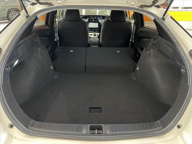 TOYOTA PRIUS 2018 Image 31