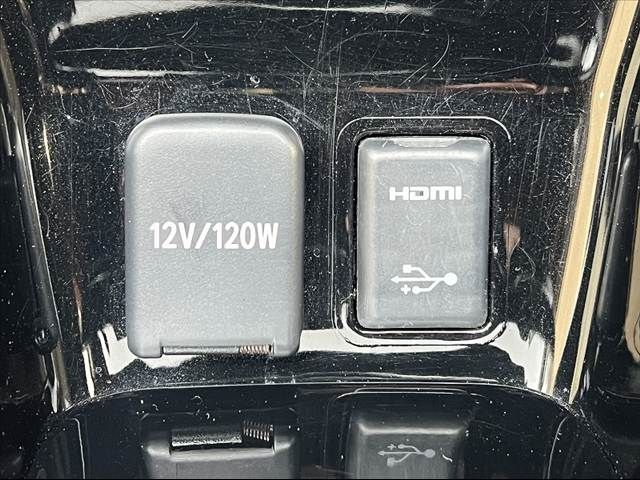 TOYOTA PRIUS 2018 Image 31