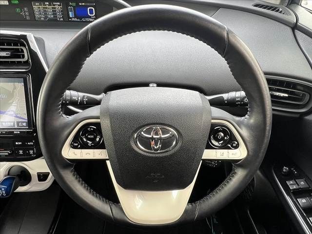 TOYOTA PRIUS 2018 Image 31