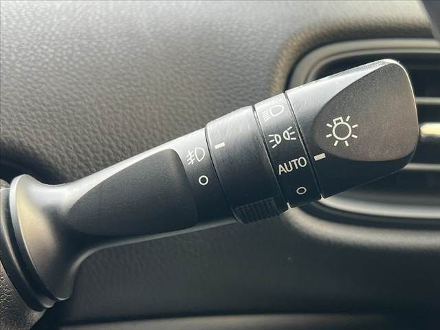 TOYOTA PRIUS 2018 Image 31