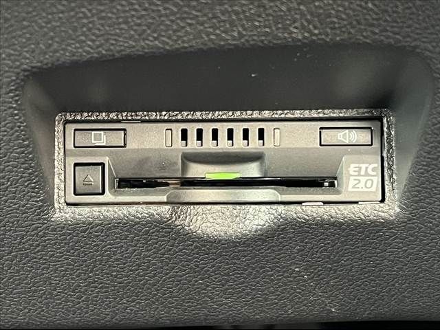 TOYOTA PRIUS 2018 Image 31