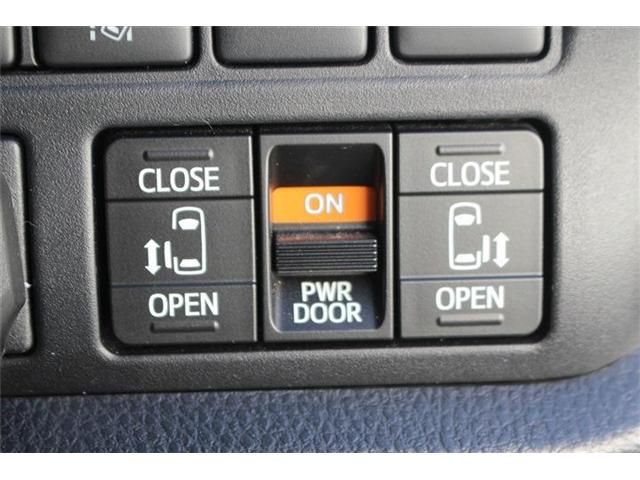 TOYOTA NOAH HYBRID 2017 Image 31