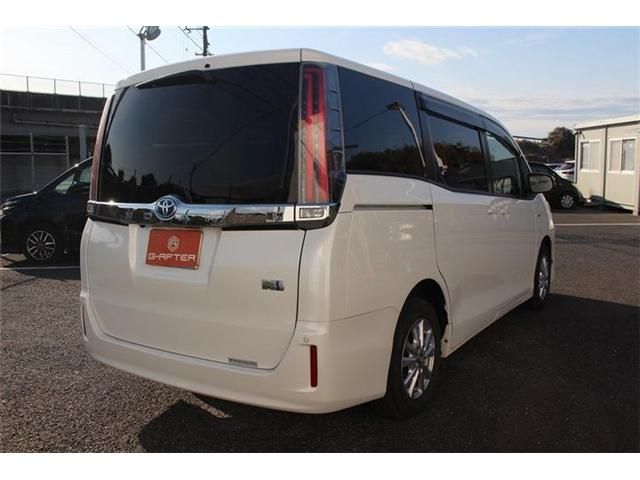 TOYOTA NOAH HYBRID 2017 Image 31