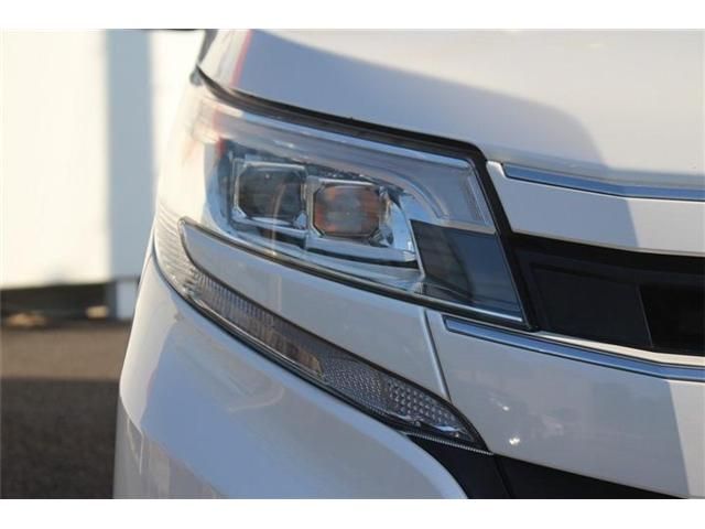 TOYOTA NOAH HYBRID 2017 Image 31