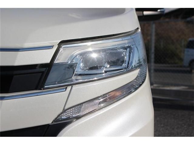 TOYOTA NOAH HYBRID 2017 Image 31