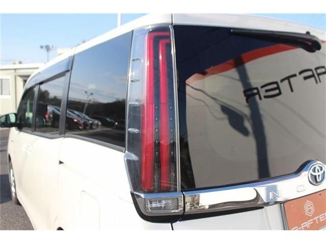 TOYOTA NOAH HYBRID 2017 Image 31