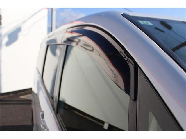 TOYOTA NOAH HYBRID 2017 Image 31