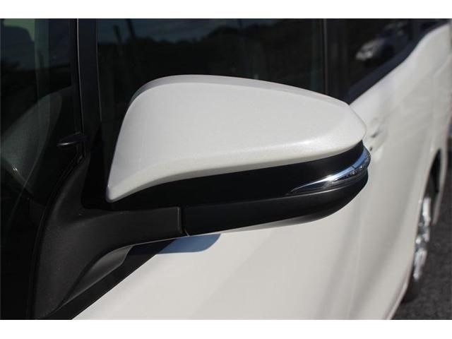 TOYOTA NOAH HYBRID 2017 Image 31