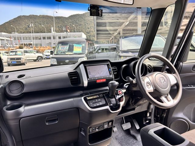 HONDA N BOX 2016 Image 31