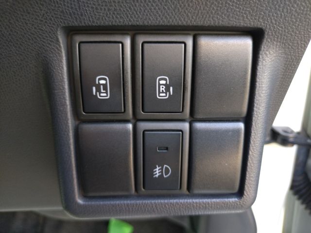 NISSAN ROOX 2012 Image 31