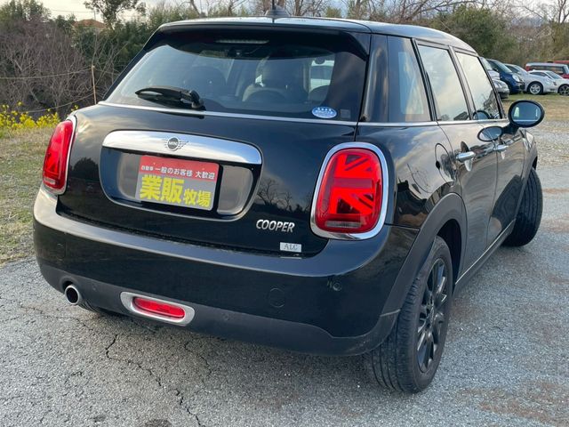 BMW MINI COOPER 5DOOR 2019 Image 31
