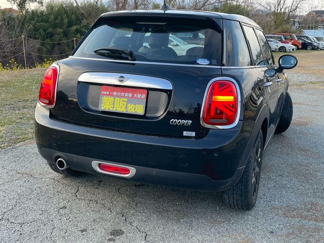 BMW MINI COOPER 5DOOR 2019 Image 31