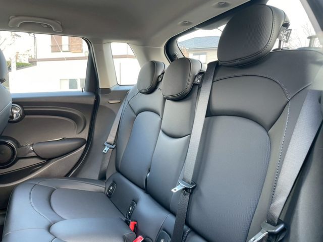 BMW MINI COOPER 5DOOR 2019 Image 31