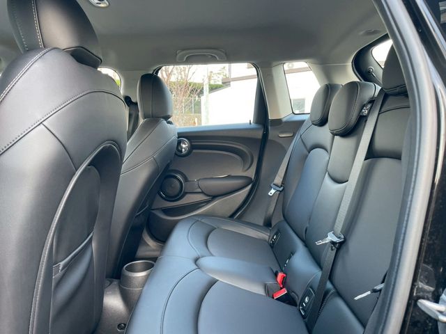 BMW MINI COOPER 5DOOR 2019 Image 31