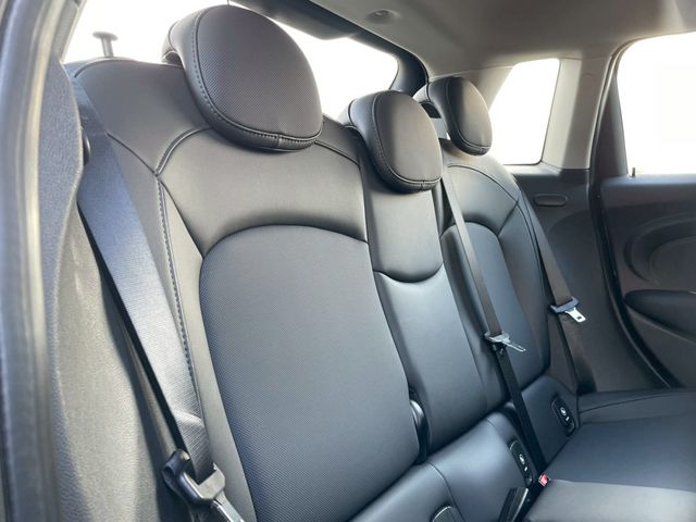 BMW MINI COOPER 5DOOR 2019 Image 31