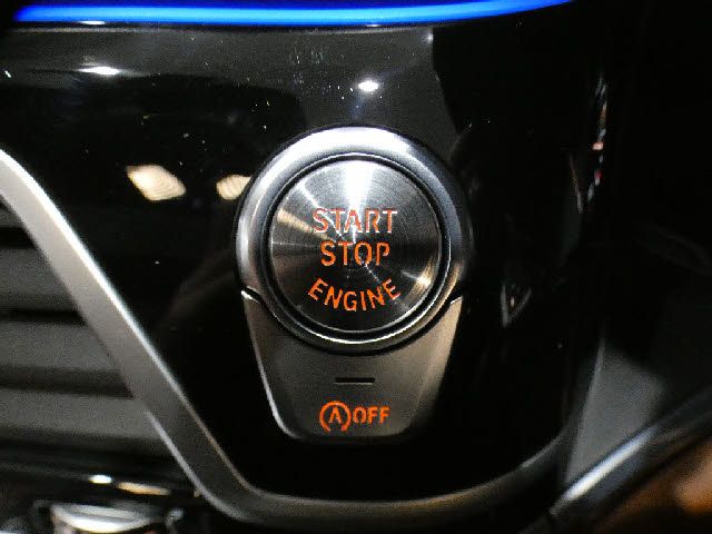 BMW 7SERIES 2016 Image 31