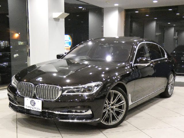 BMW 7SERIES 2016 Image 31