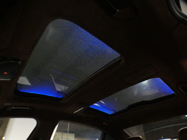 BMW 7SERIES 2016 Image 31