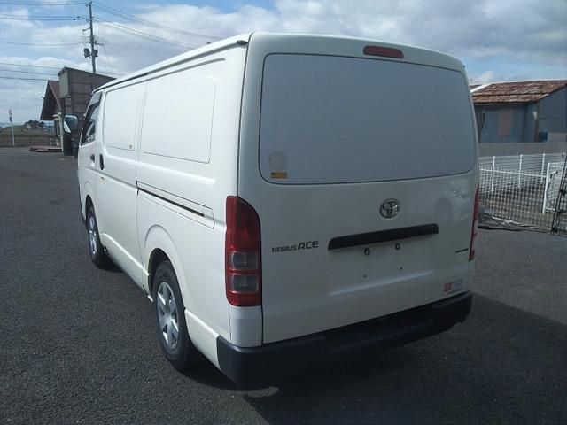 TOYOTA REGIUSACE VAN 4WD 2014 Image 31