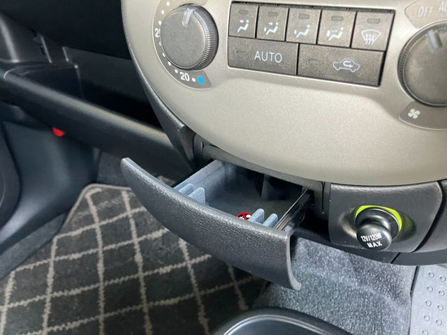 DAIHATSU MIRA GINO 2006 Image 31