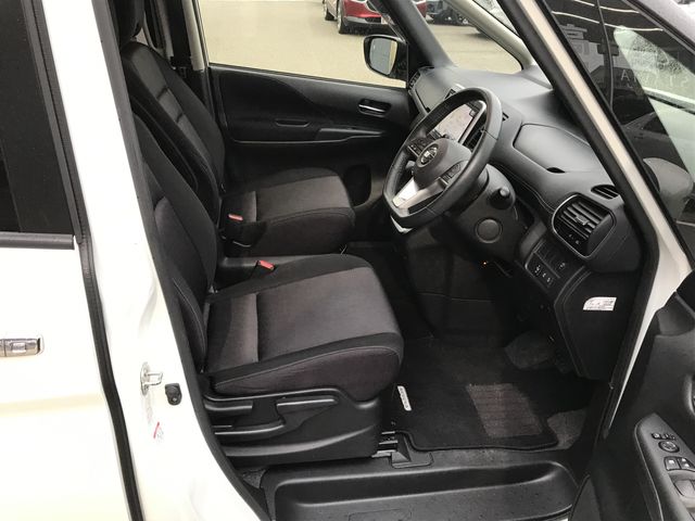 NISSAN SERENA  S-HYBRID 2018 Image 31