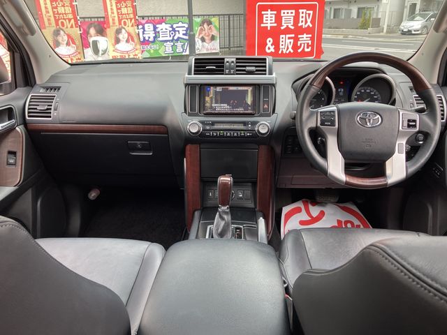 TOYOTA LANDCRUISER PRADO 2016 Image 31