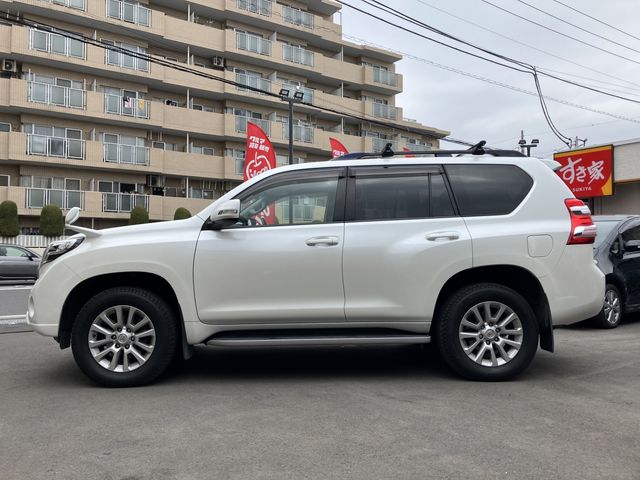 TOYOTA LANDCRUISER PRADO 2016 Image 31