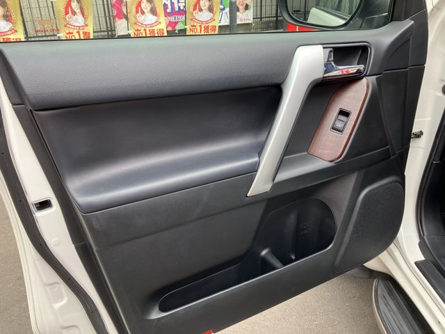 TOYOTA LANDCRUISER PRADO 2016 Image 31