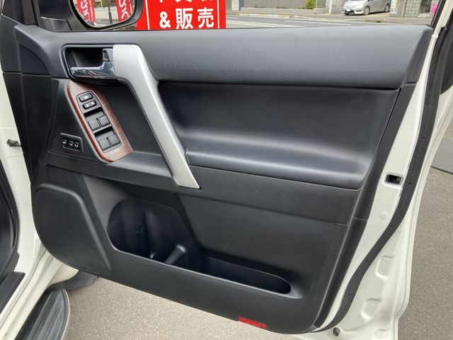 TOYOTA LANDCRUISER PRADO 2016 Image 31