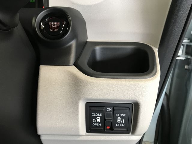 HONDA N BOX 2025 Image 31