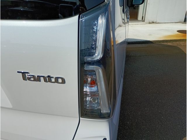 DAIHATSU TANTO CUSTOM 2023 Image 31