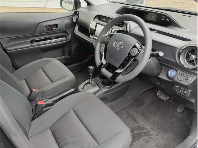 TOYOTA AQUA 2018 Image 31