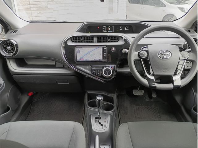 TOYOTA AQUA 2018 Image 31